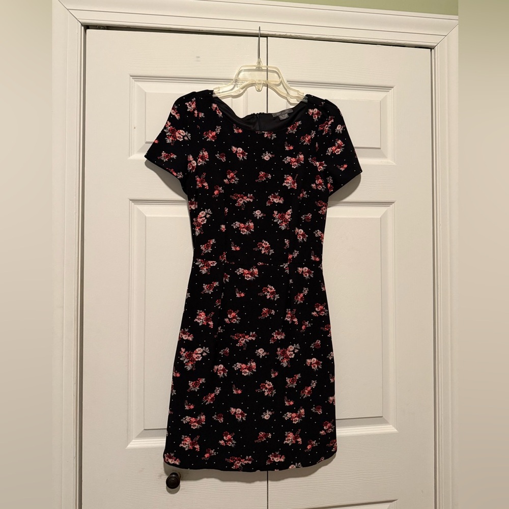 Suzy Shier Black Floral Mini Dress with pockets